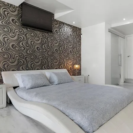 Villa La Vida Ref #111 Marbella