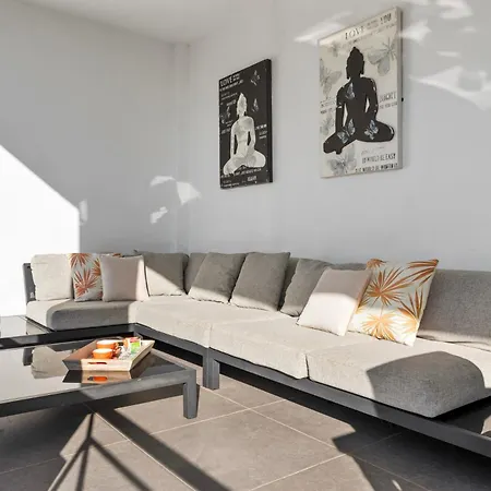 La Vida Ref #111 Villa Marbella